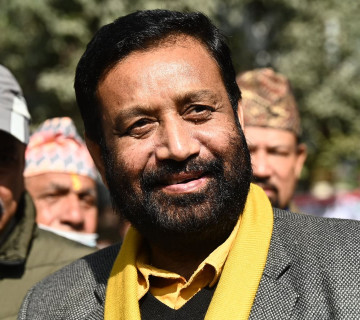 निधिले दिए कांग्रेस सभापतिमा उम्मेदवारी